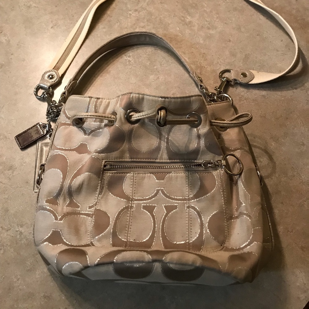 Coach Poppy Khaki cinch purse 17930